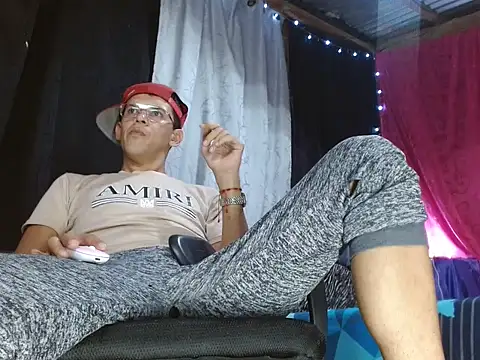 Snapshot of FANTASYBOYS11 chatting on 26, 11, 2025 FANTASYBOYS11 online show from 26, 11, 2025