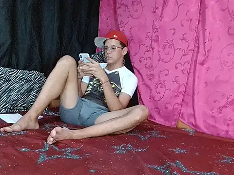 Snapshot of FANTASYBOYS11 chatting on 2, 12, 2025 FANTASYBOYS11 online show from 2, 12, 2025