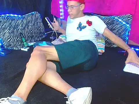 Snapshot of FANTASYBOYS11 chatting on 14, 12, 2025 FANTASYBOYS11 online show from 14, 12, 2025