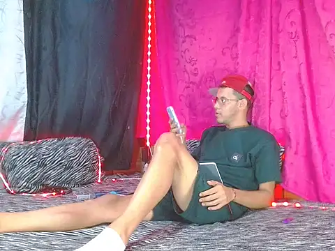 Snapshot of FANTASYBOYS11 chatting on 15, 12, 2025 FANTASYBOYS11 online show from 15, 12, 2025