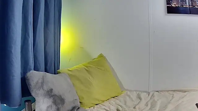 Snapshot of Leila_cam18 chatting on 17, 11, 2025 Leila cam18 online show from 17, 11, 2025