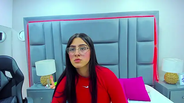 LuisaFranco online show from 25, 11, 2025