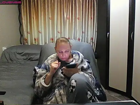 Snapshot of JenniDeep chatting on 3, 6, 2026 JenniDeep online show from 3, 6, 2026