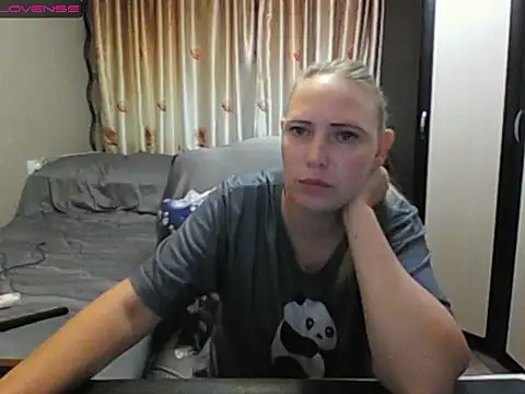 Snapshot of JenniDeep chatting on 7, 6, 2026 JenniDeep online show from 7, 6, 2026