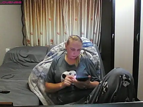 Snapshot of JenniDeep chatting on 11, 6, 2026 JenniDeep online show from 11, 6, 2026
