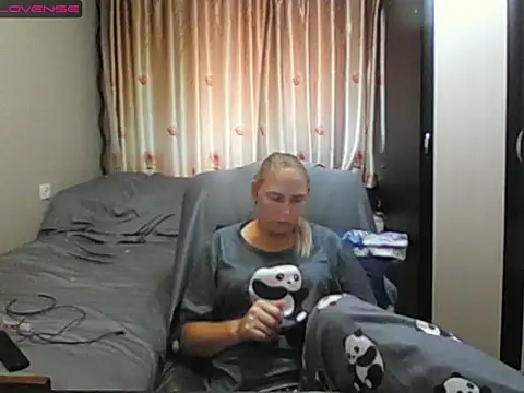 Snapshot of JenniDeep chatting on 6, 7, 2026 JenniDeep online show from 6, 7, 2026