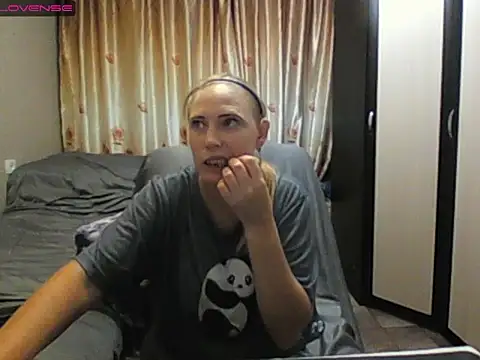 Snapshot of JenniDeep chatting on 7, 7, 2026 JenniDeep online show from 7, 7, 2026