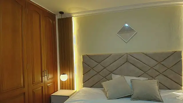 Snapshot of Laracooper_ chatting on 5, 2, 2026 Laracooper online show from 5, 2, 2026