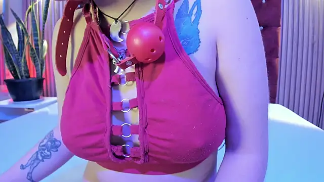 Snapshot of Danna-Rouse chatting on 1, 2, 2026 Danna-Rouse online show from 1, 2, 2026