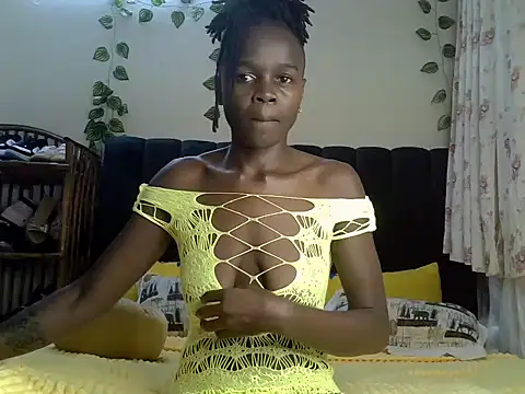 Snapshot of Toveyah_ chatting on 13, 11, 2025 Toveyah online show from 13, 11, 2025