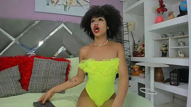 Snapshot of Zaira_sofiaa chatting on 2, 6, 2026 Zaira sofiaa online show from 2, 6, 2026