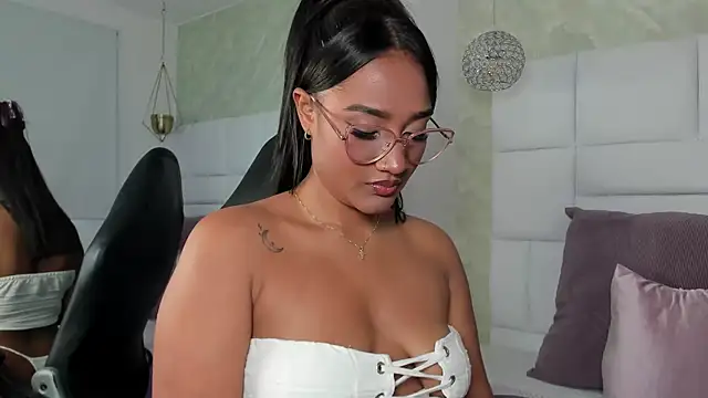 Snapshot of anna_jules chatting on 21, 11, 2025 anna jules online show from 21, 11, 2025