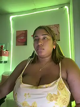 Snapshot of morena-2025 chatting on 23, 5, 2026 morena-2025 online show from 23, 5, 2026