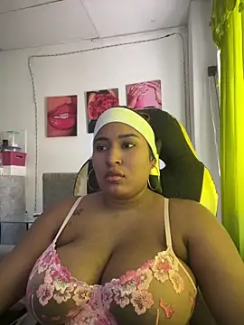 Snapshot of morena-2025 chatting on 11, 6, 2026 morena-2025 online show from 11, 6, 2026