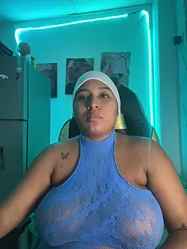 Snapshot of morena-2025 chatting on 17, 6, 2026 morena-2025 online show from 17, 6, 2026