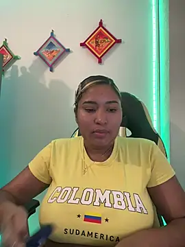 Snapshot of morena-2025 chatting on 13, 7, 2026 morena-2025 online show from 13, 7, 2026