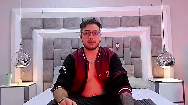 Snapshot of Ethan_Greys chatting on 19, 11, 2025 Ethan Greys online show from 19, 11, 2025