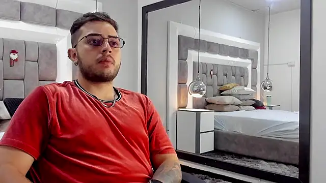 Snapshot of Ethan_Greys chatting on 21, 11, 2025 Ethan Greys online show from 21, 11, 2025