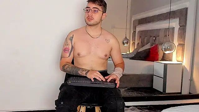 Snapshot of Ethan_Greys chatting on 30, 11, 2025 Ethan Greys online show from 30, 11, 2025