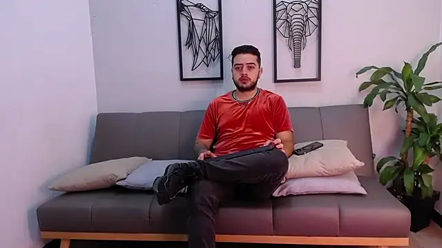 Snapshot of Ethan_Greys chatting on 17, 12, 2025 Ethan Greys online show from 17, 12, 2025