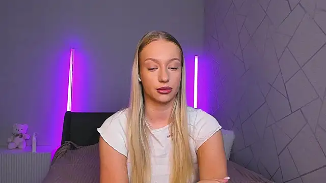 Snapshot of elldiana chatting on 19, 6, 2026 elldiana online show from 19, 6, 2026