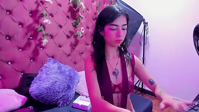  Ivy Luna online show from 20, 5, 2026