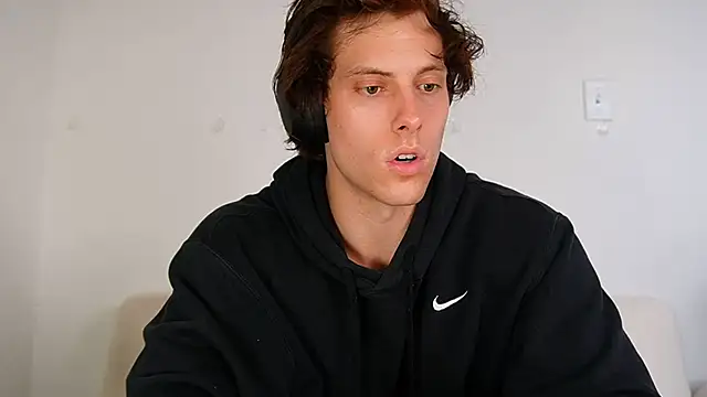 Snapshot of alex_islivee chatting on 1, 4, 2026 alex islivee online show from 1, 4, 2026