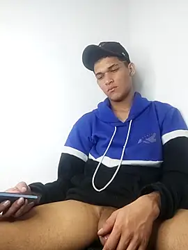 Snapshot of Luigi_cumming1 chatting on 23, 11, 2025 Luigi cumming1 online show from 23, 11, 2025