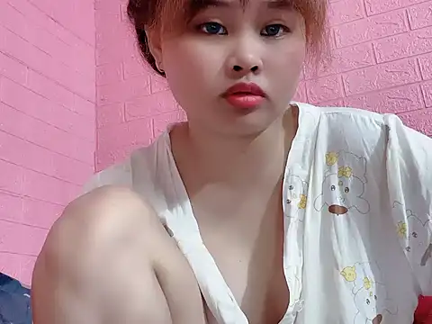 Snapshot of Lina8386 chatting on 17, 11, 2025 Lina8386 online show from 17, 11, 2025