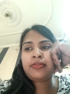 Snapshot of Red_Love_1 chatting on 15, 5, 2026 Red Love 1 online show from 15, 5, 2026