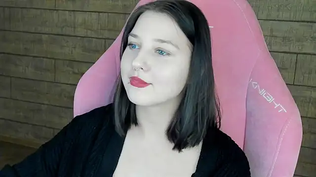 Snapshot of TinnaBurton chatting on 13, 1, 2026 TinnaBurton online show from 13, 1, 2026