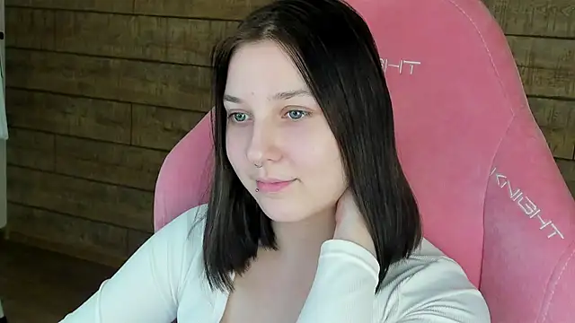 Snapshot of TinnaBurton chatting on 14, 1, 2026 TinnaBurton online show from 14, 1, 2026