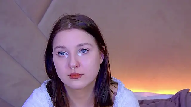 Snapshot of TinnaBurton chatting on 3, 2, 2026 TinnaBurton online show from 3, 2, 2026