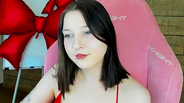 Snapshot of TinnaBurton chatting on 14, 2, 2026 TinnaBurton online show from 14, 2, 2026