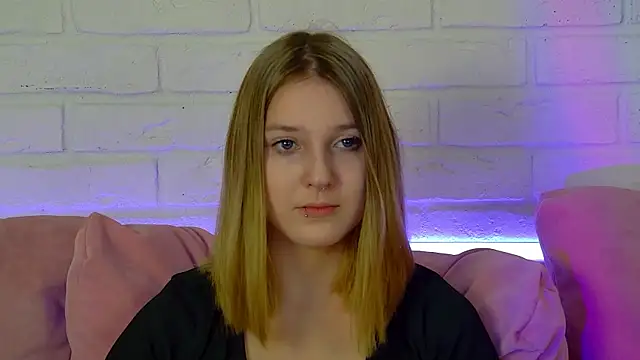 Snapshot of TinnaBurton chatting on 28, 2, 2026 TinnaBurton online show from 28, 2, 2026