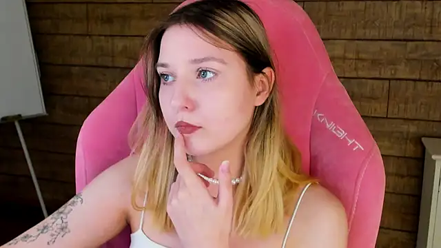 Snapshot of TinnaBurton chatting on 21, 6, 2026 TinnaBurton online show from 21, 6, 2026