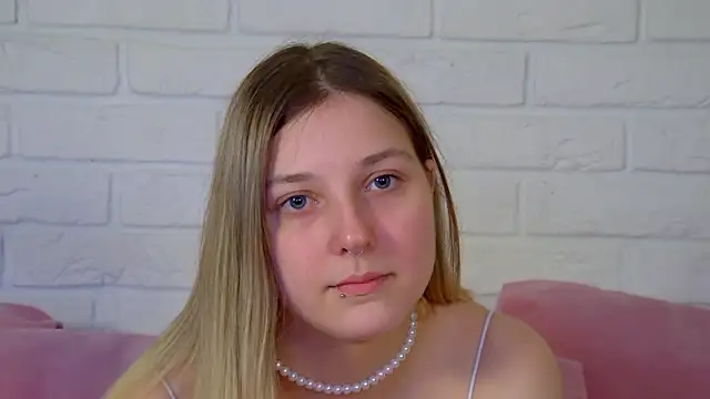 Snapshot of TinnaBurton chatting on 1, 7, 2026 TinnaBurton online show from 1, 7, 2026