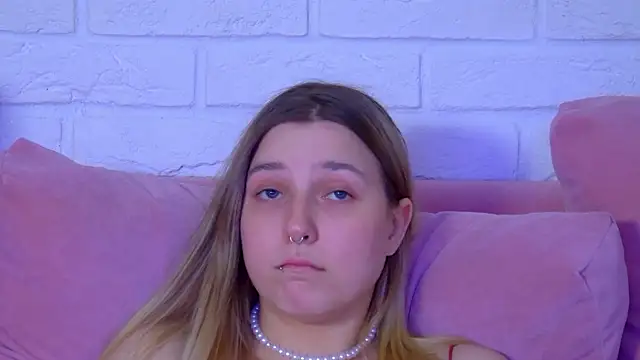 Snapshot of TinnaBurton chatting on 14, 7, 2026 TinnaBurton online show from 14, 7, 2026