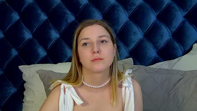 Snapshot of TinnaBurton chatting on 18, 7, 2026 TinnaBurton online show from 18, 7, 2026