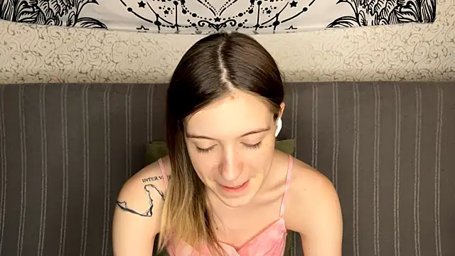 MiriamDongo online show from 21, 11, 2025