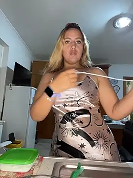 Snapshot of asshly20 chatting on 28, 11, 2025 asshly20 online show from 28, 11, 2025