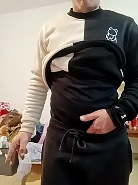 Snapshot of platone09 chatting on 24, 11, 2025 platone09 online show from 24, 11, 2025