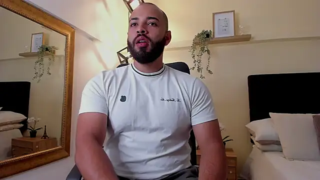 Snapshot of Chris_Varden chatting on 21, 5, 2026 Chris Varden online show from 21, 5, 2026