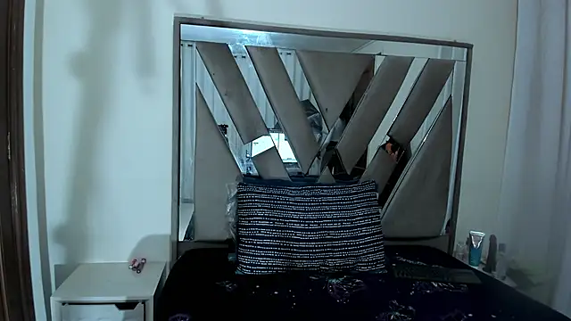 Snapshot of anisha_zambrano chatting on 16, 1, 2026 anisha zambrano online show from 16, 1, 2026