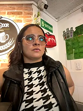 Snapshot of HANNAHBAKER00 chatting on 22, 11, 2025 HANNAHBAKER00 online show from 22, 11, 2025