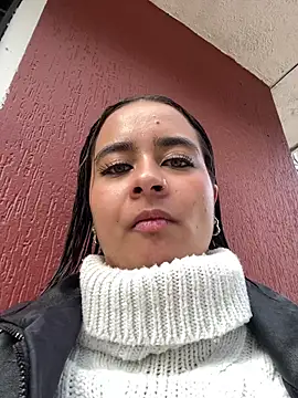 Snapshot of HANNAHBAKER00 chatting on 26, 11, 2025 HANNAHBAKER00 online show from 26, 11, 2025