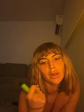 honeysohpia online show from 28, 11, 2025