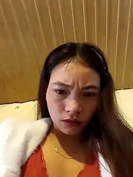 Snapshot of _Su-Su_ chatting on 4, 12, 2025 Su-Su online show from 4, 12, 2025