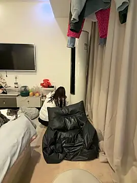 XX125216 online show from 4, 12, 2025