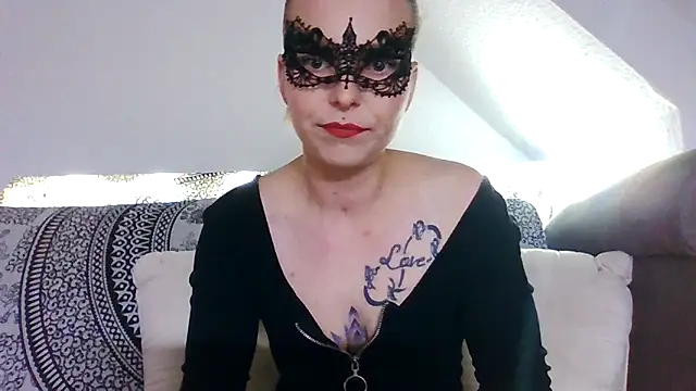 Snapshot of Vulva_Koenigin97 chatting on 19, 11, 2025 Vulva Koenigin97 online show from 19, 11, 2025